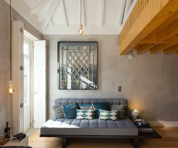 Gold & Grey Loft Almada