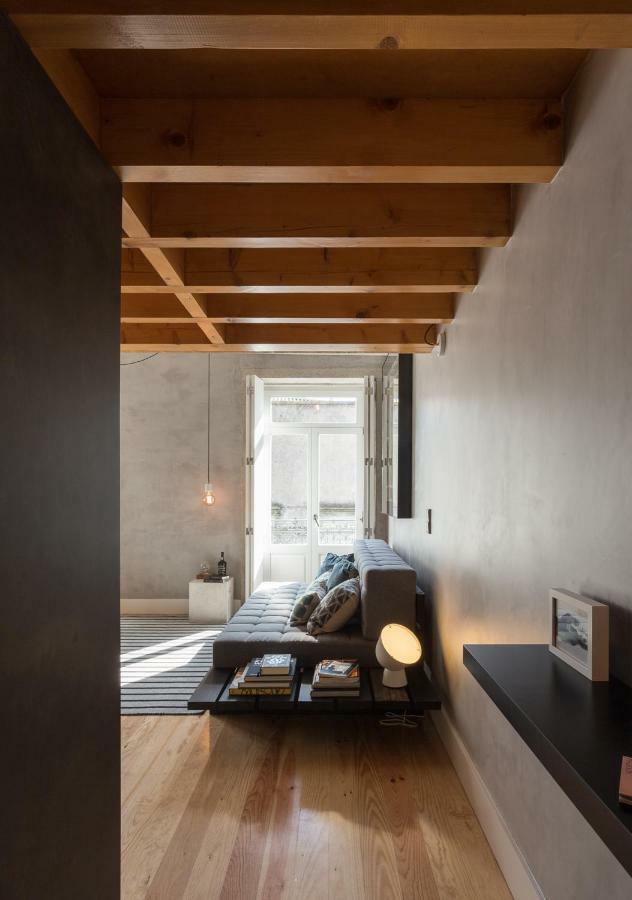 Gold & Grey Loft Almada *