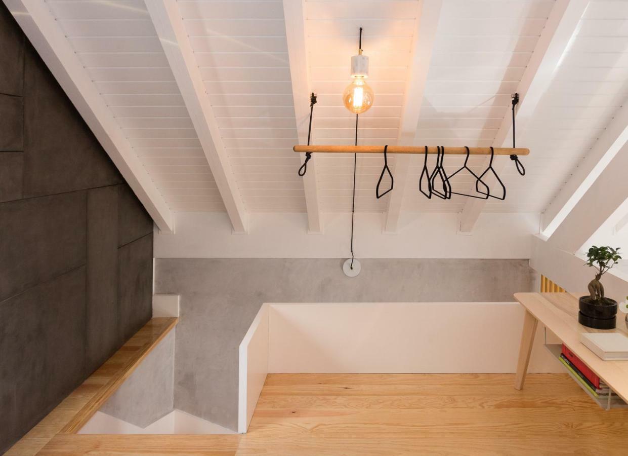 Gold & Grey Loft Almada *