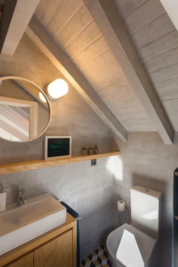 Gold & Grey Loft Almada *